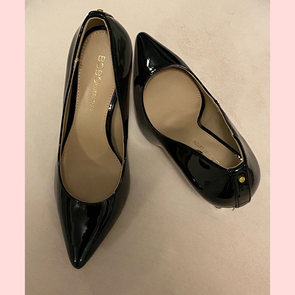 New BCBG Heidi Patent Black Pointed-Toe Pumps Sz 6
